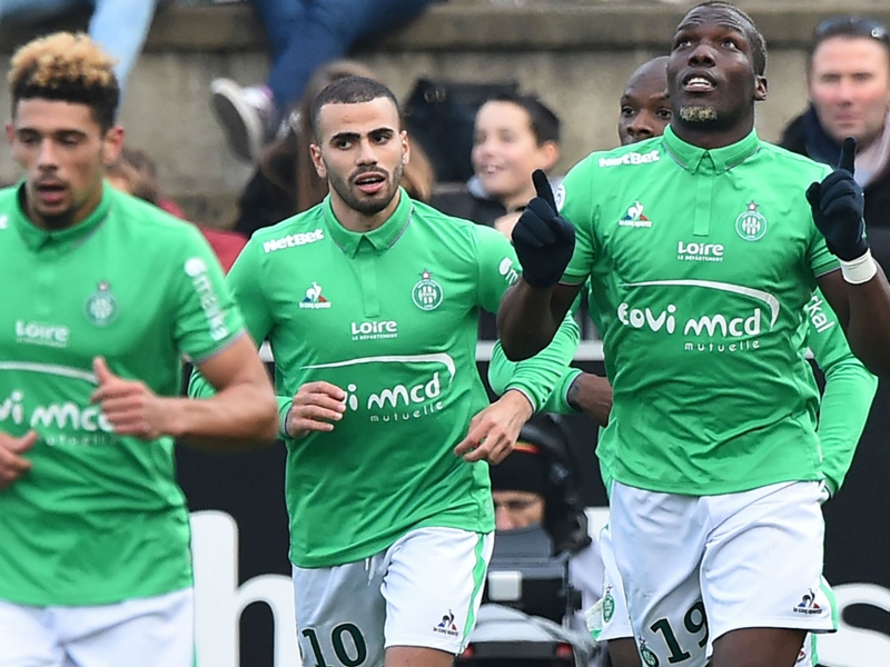 Il Saint-Etienne omaggia la Chapecoense: doppio stemma contro il Marsiglia