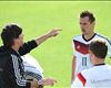 Low anxious over Schweinsteiger and Klose fitness