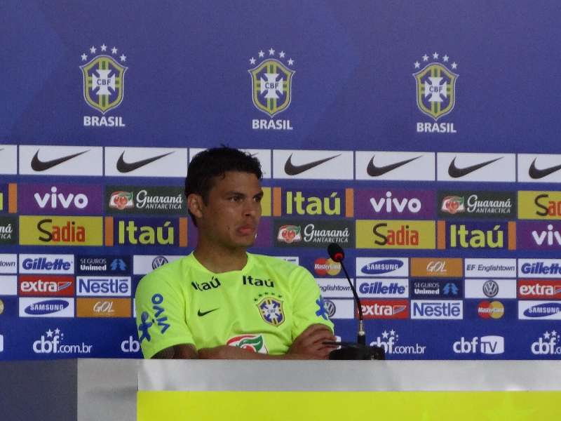 Thiago Silva garante ter se explicado para Dunga e Neymar e põe fim em “crise dos capitães” Thiago Silva garante ter se explicado para Dunga e Neymar e põe fim em “crise dos capitães”