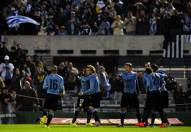Laporan Pertandingan: Uruguay 2-0 Slovenia