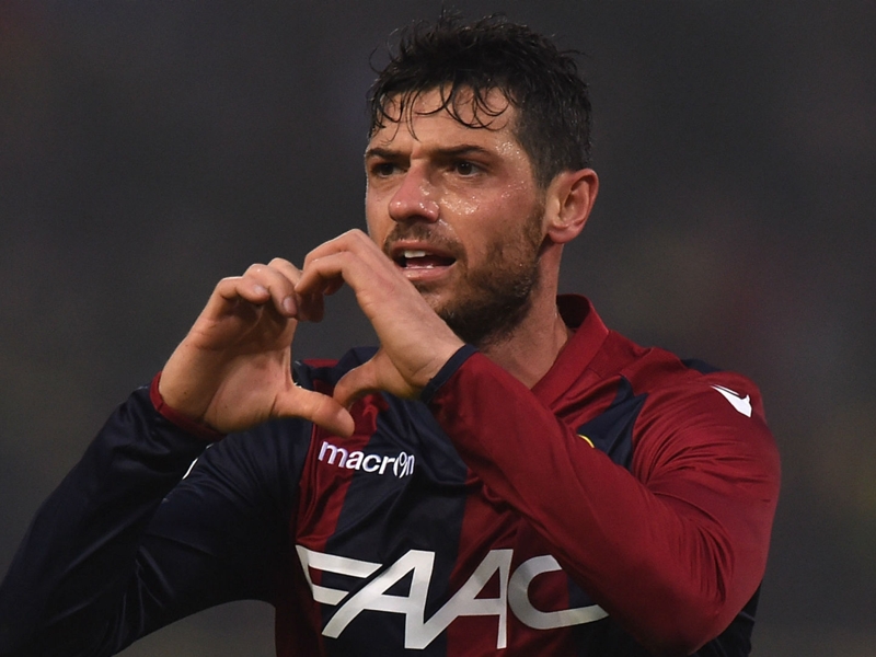 Bologna, Saputo annuncia una cessione: Dzemaili andrà al Montreal Impact