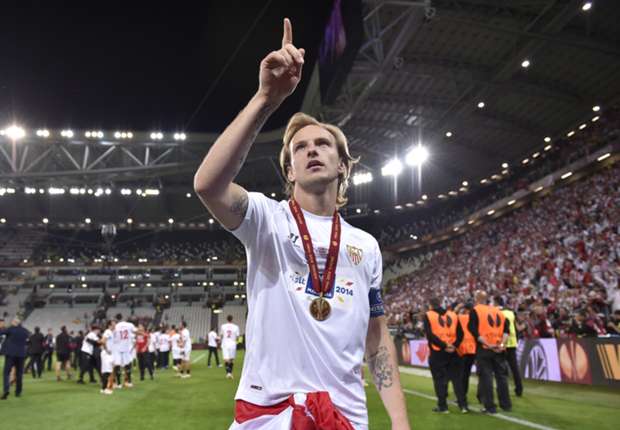 Barcelona delegates in Seville to clinch Rakitic signing