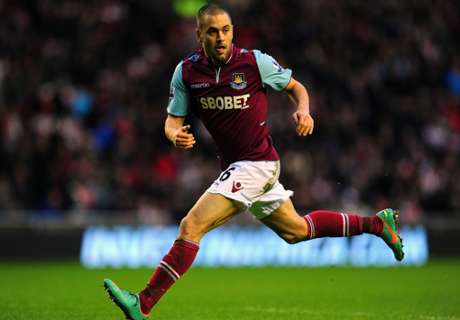 Aston Villa holt Joe Cole