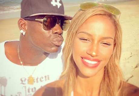 La novia de Mario Balotelli hace un guiño al Arsenal