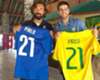 Juninho visita Pirlo e ambos trocam camisas