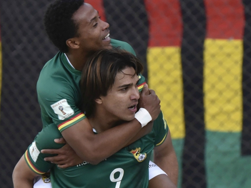 Bolivia star Martins sneaks into Brazil team photo