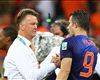 Will Van Gaal make Van Persie his new Manchester United captain?