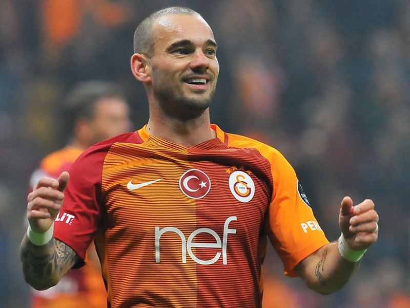 RUMOURS: Sneijder rejects China offer