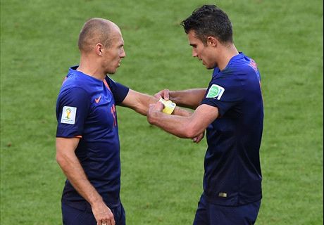 Hiddink: Robben & RVP still captains
