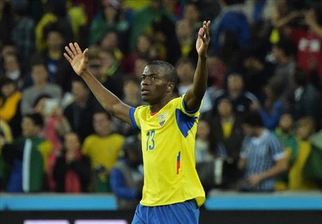 Valencia agrees to West Ham move