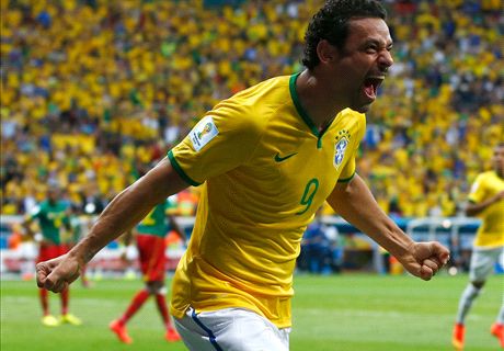 Fred: Suarez's ban is too severe