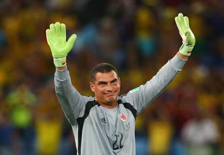 Mondragon makes WC history