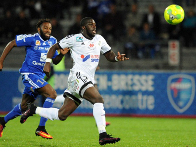 Strasbourg et Amiens en Ligue 1, Troyes barragiste