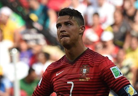'Ronaldo is in love with himself'
