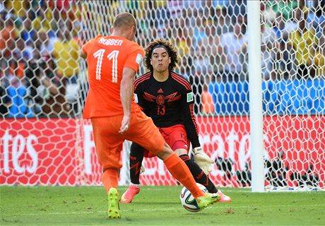 Friedel: Ochoa may not fit EPL