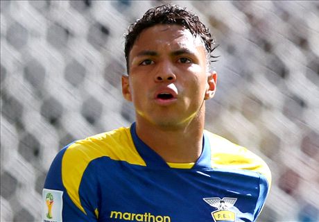 Swansea signs Jefferson Montero