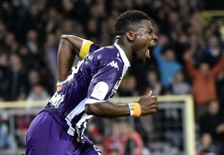PSG takes Toulouse's Aurier on loan