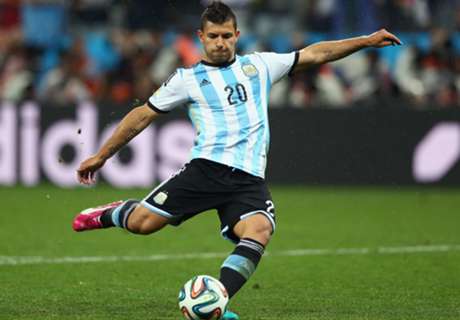 Aguero & Di Maria on Argentina bench