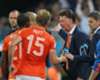 Kuyt backs Netherlands 'leader' Van Persie