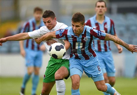 Cork City sign Holohan
