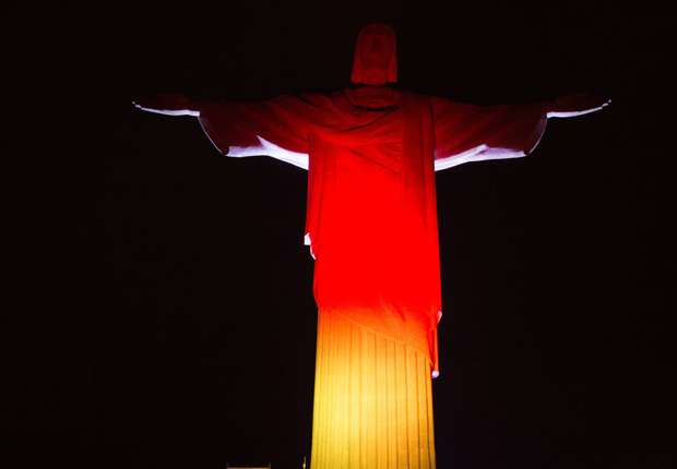 Pope behind Argentina but Christ the Redeemer shows support for Germany