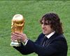 Puyol snapped lifting girlfriend in sensational yoga moves