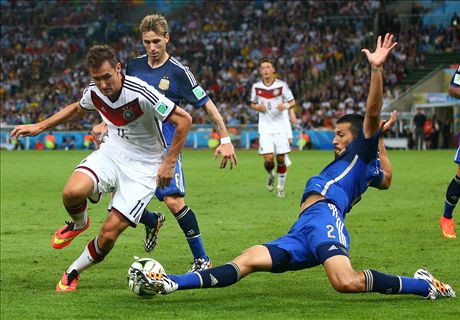 Klose no piensa en la retirada