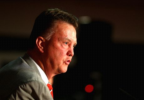 Van Gaal keen to sign defenders