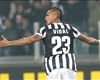 Manchester United should not give up on Vidal, say Goal readers