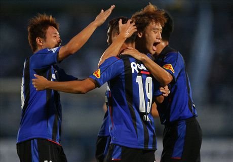 Urawa Reds Takluk, Gamba Osaka Menguntit