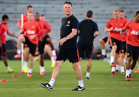 Van Gaal Akui United Kekurangan Bek