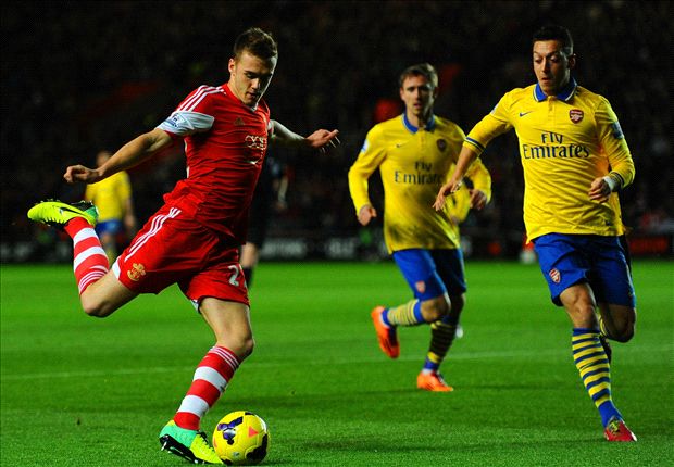 Official: Arsenal sign Calum Chambers from Southampton