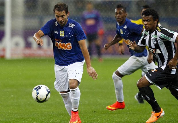 Cruzeiro 5 x 0 Figueirense: Cruzeiro acorda no segundo tempo e goleia