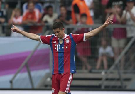 Watch Lewy's double for Bayern