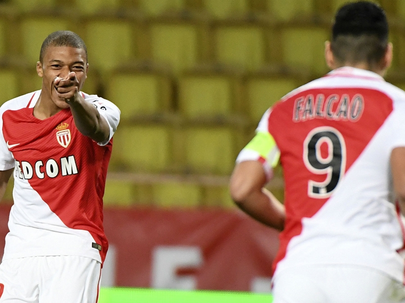 'I'm the luckiest player in the squad!' - Mbappe hails impact of Monaco team-mate Falcao