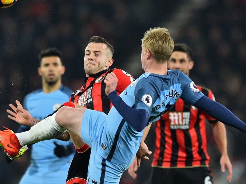 Wilshere forced off injured against Man City