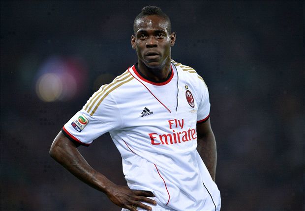Balotelli sale leaves clueless AC Milan in no man's land