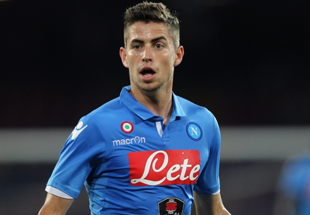 Sorpresa davanti al Duomo di Napoli: Jorginho