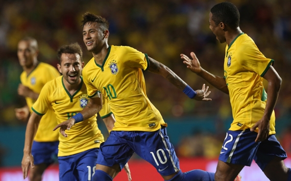 Neymar celebration Brazil Colombia Friendly 09052014