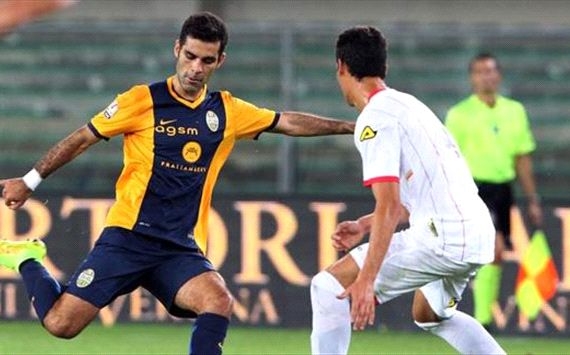 Márquez salió expulsado en el último duelo del Hellas en la Serie A.