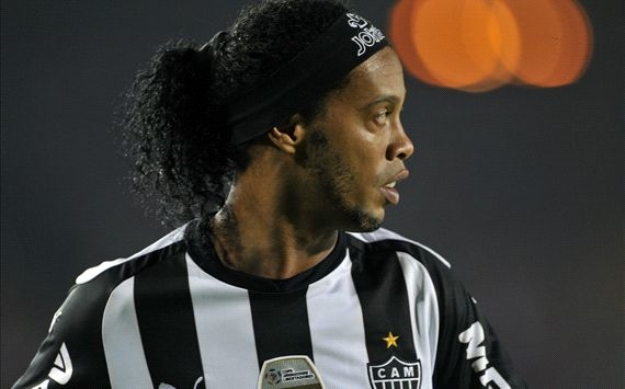 Ronaldinho debutaría este viernes con Querétaro