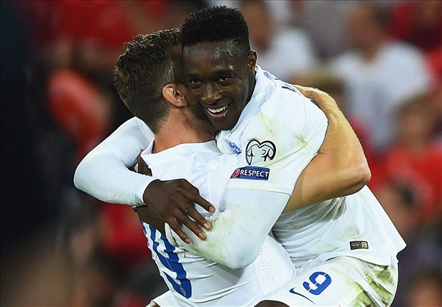 Welbeck will be a centre forward for Arsenal, says Dein