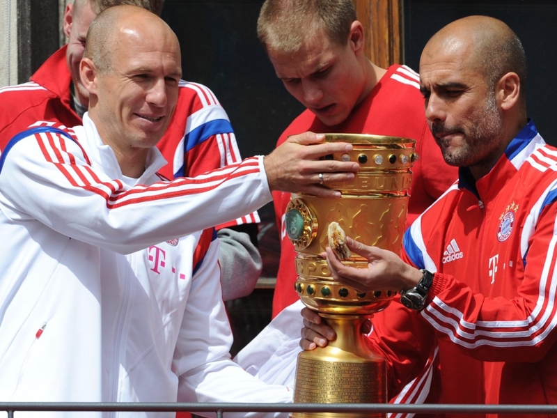 pep guardiola diharapkan arjen robben bertahan di bayern muenchen pep ...