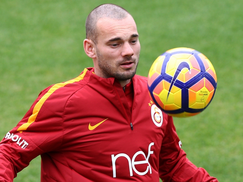 Nice reach agreement with Wesley Sneijder