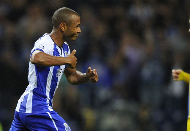 Brahimi, estrella del partido