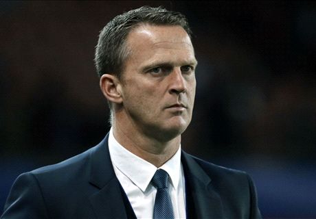 Van Den Brom woest op zijn ploeg