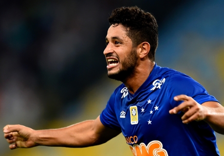 Léo minimiza jejum de vitórias do Cruzeiro