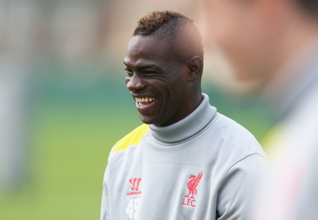 Balotelli taunts Manchester United after Leicester loss