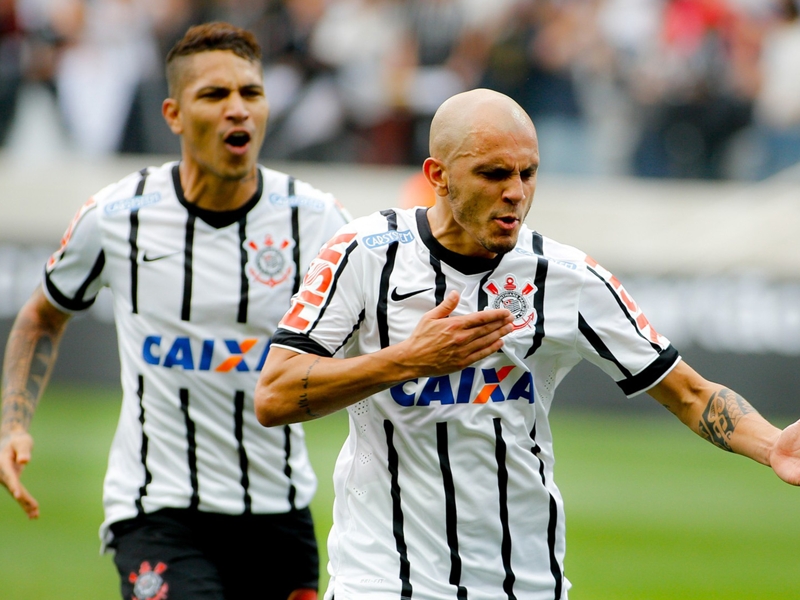 Corinthians 2 x 1 Botafogo: Na estreia de Cristian e Love, Timão vence Bafo graças a dois gols de pênalti Corinthians 2 x 1 Botafogo: Na estreia de Cristian e Love, Timão vence Bafo graças a dois gols de pênalti