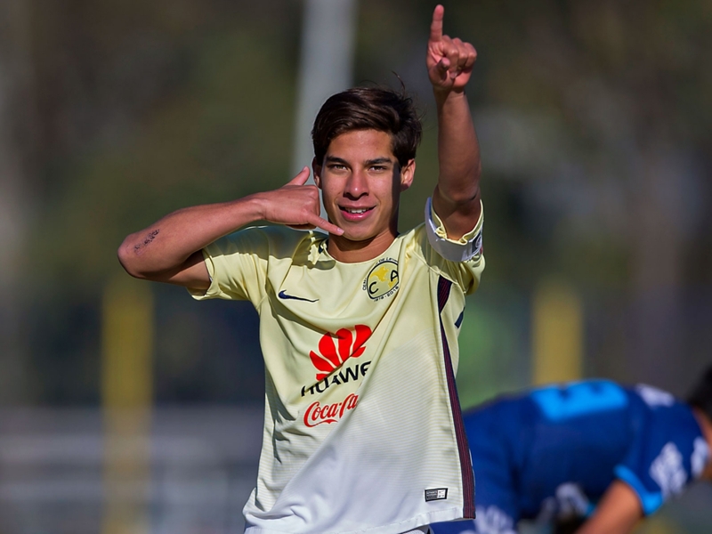 VIDÉO - Diego Lainez, le Messi mexicain